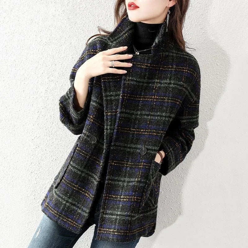 Women's Classic Check Jacket in Fashionable Oversized Style Chic & Stil
