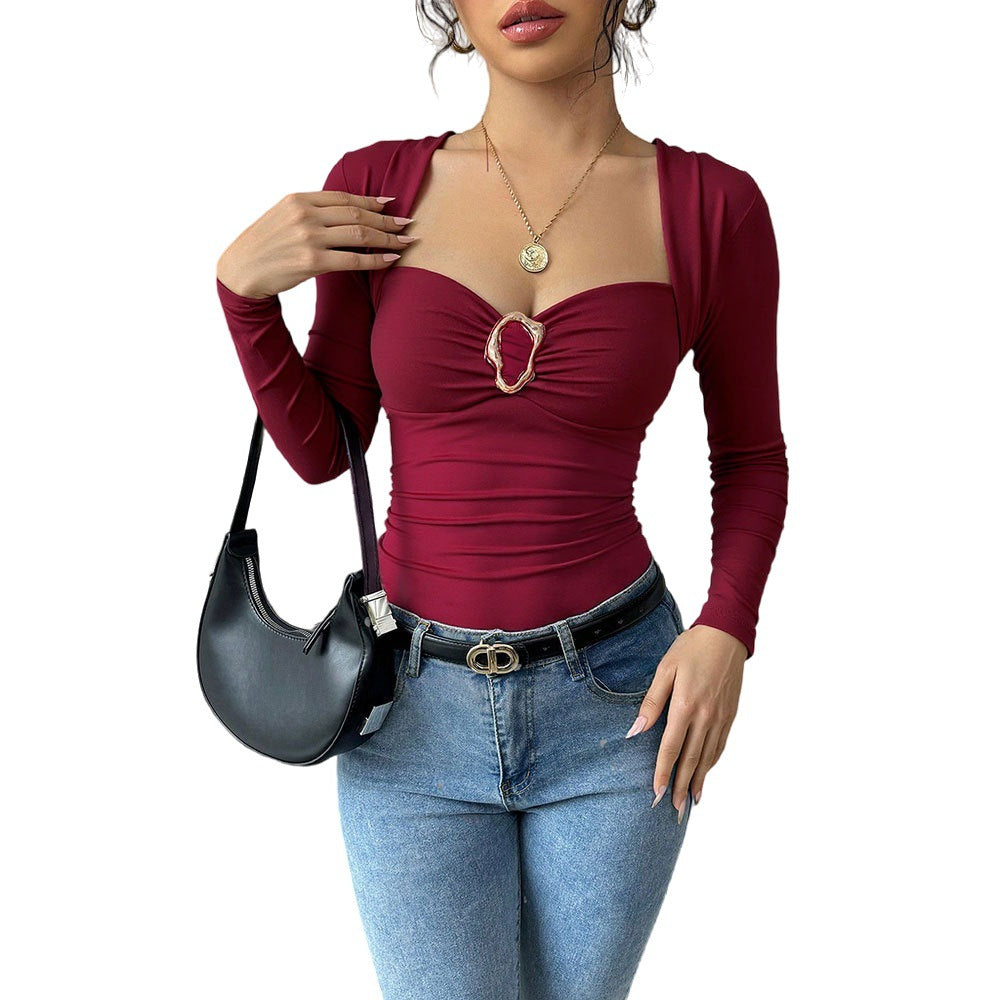 Le corps épouse les formes pour femmes avec décolleté en cœur élégant et détails drapés Chic & Stil