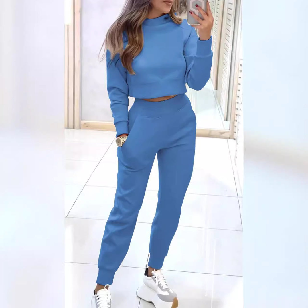 Ensemble de sweatpants pour femmes avec col haut et crop top à la mode Chic & Stil