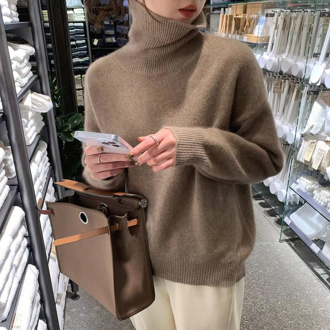 Casual turtleneck pullover for women in fine knit Lune London