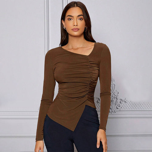 Haut ajusté à manches longues femmes avec design de drapage asymétrique Chic & Stil