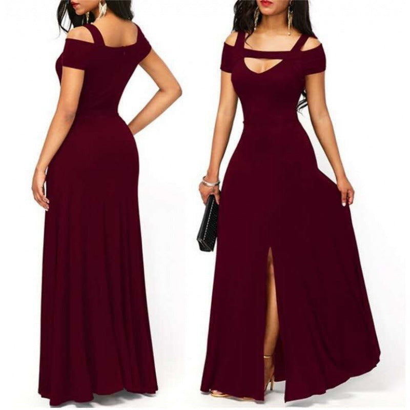 Robe maxi femme avec design dénudé des épaules et fente élégante Chic & Stil