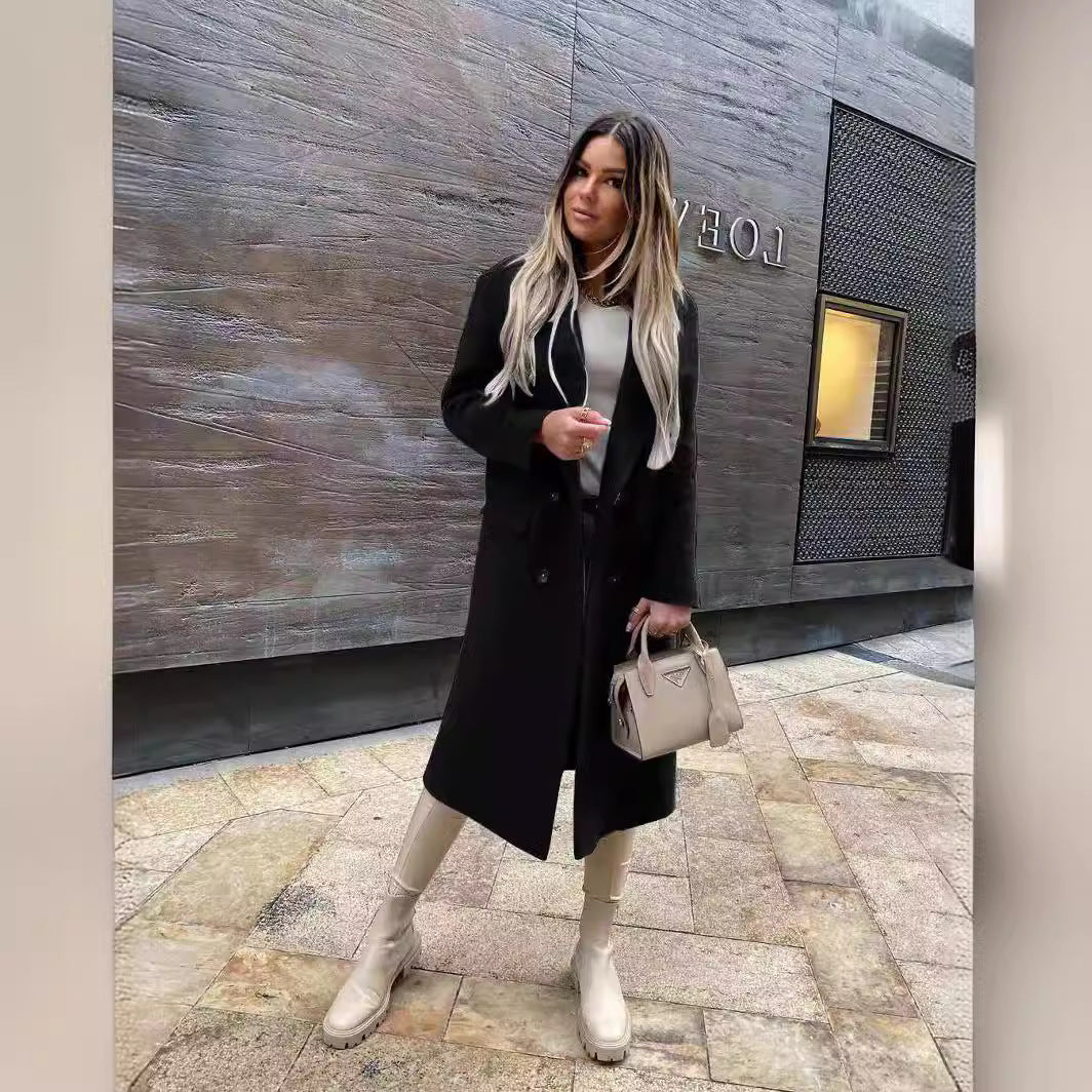 Ladies elegant and timeless wool coat with double breasted Lune London