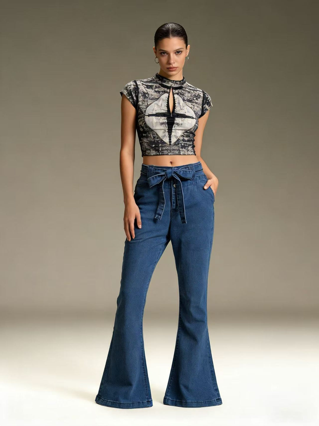 Women's Flared Jeans with Belt and High Waist Lune London