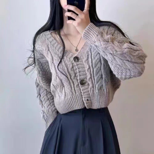 Short knit jacket for women with cable pattern and classic buttons Lune London