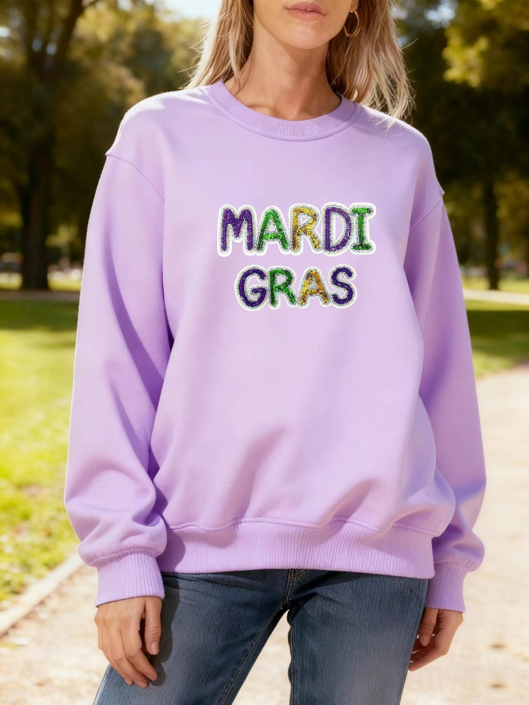 Sweat-shirt pour femmes avec lettrage vibrant de Mardi Gras Chic & Stil