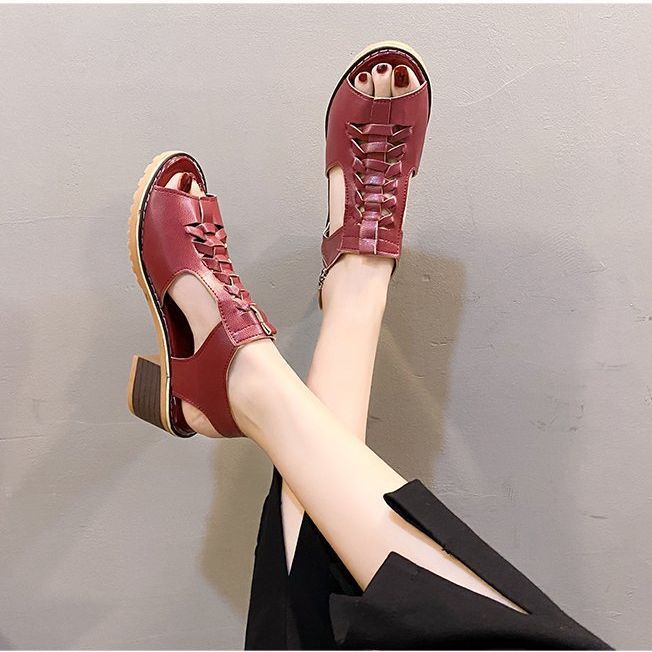 Trendy lace-up sandals for women with open toe and comfortable block heel Lune London