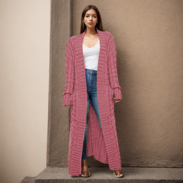 Cardigan long en tricot pour femmes avec un motif en câble de haute qualité Chic & Stil
