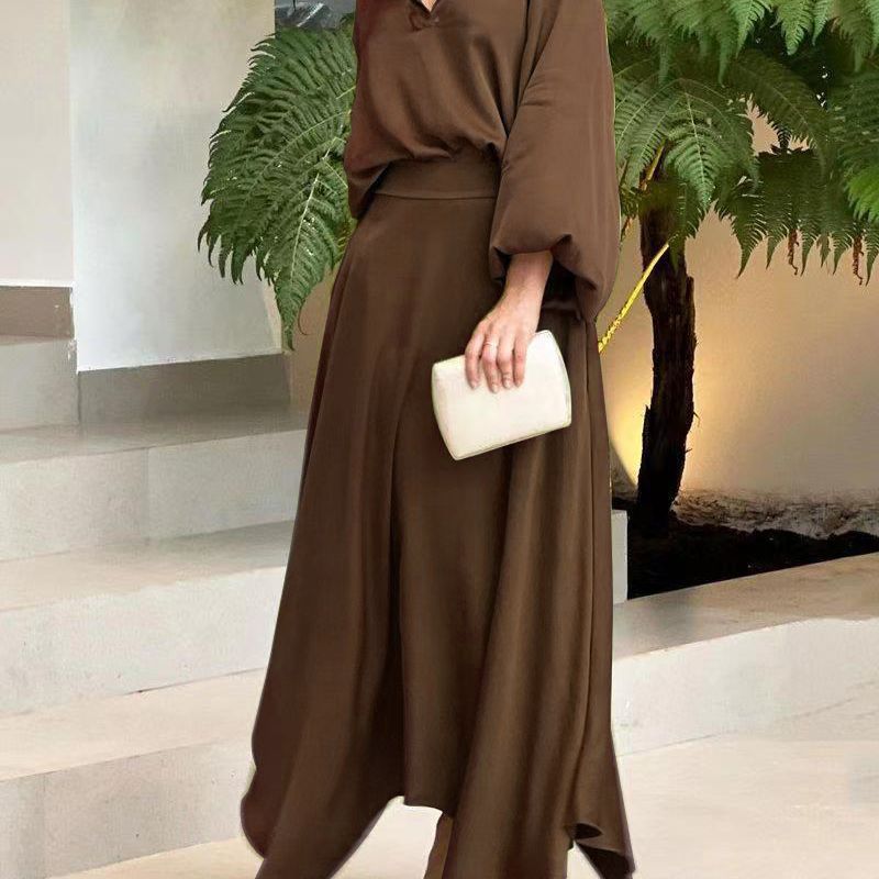 Elegant maxi dress for women with a flowy cut and high-quality V-neck Lune London