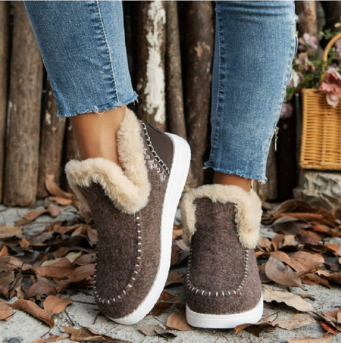 Ladies comfortable fleece slippers with warm lining and non-slip sole Lune London
