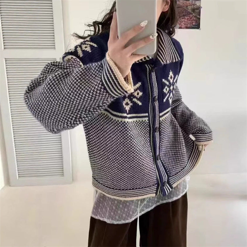 Knit jacket for women with festive pattern and practical pockets Lune London