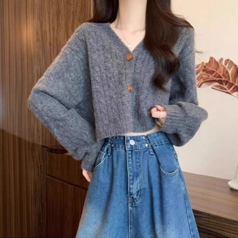 Women's cozy knit cardigan with V-neck and large buttons Lune London