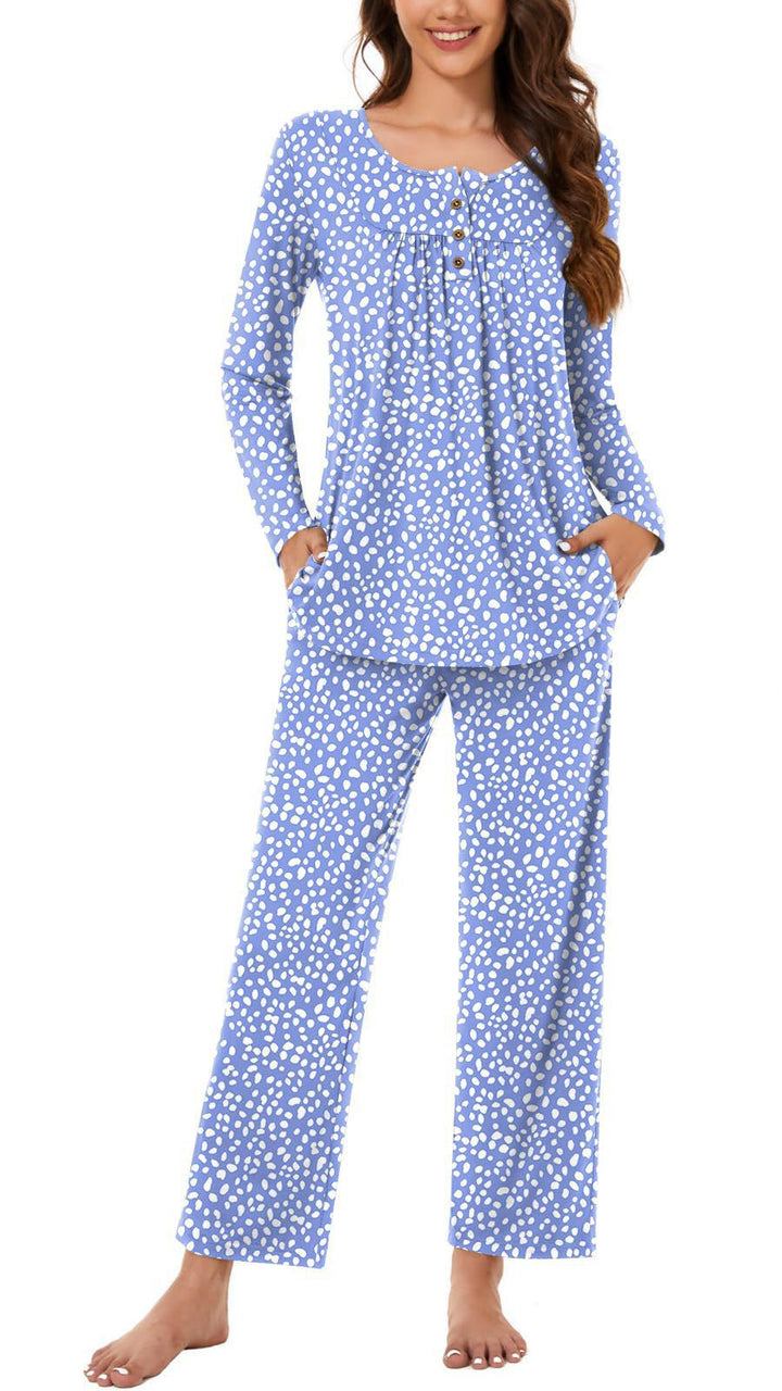 Women's pajama set made of soft fabric with practical pockets Lune London