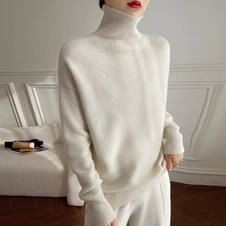 Casual turtleneck pullover for women in fine knit Lune London