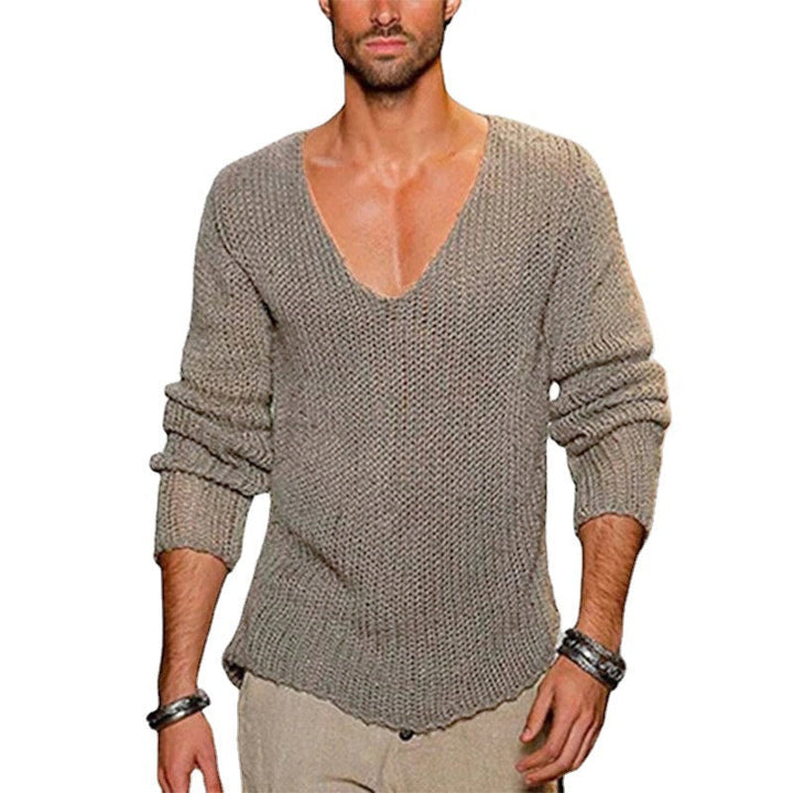 Lune London | Men's casual knit sweater with deep V-neck and comfortable fit