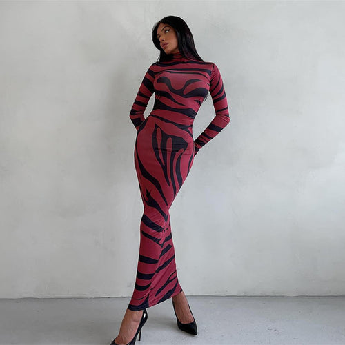 Long sleeve maxi dresses for women with a refined leopard pattern Lune London