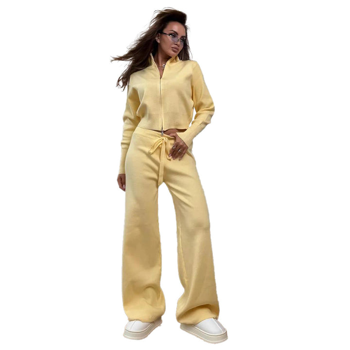 Ensemble de mode féminin tricoté avec col zippé et coupe ample Chic & Stil