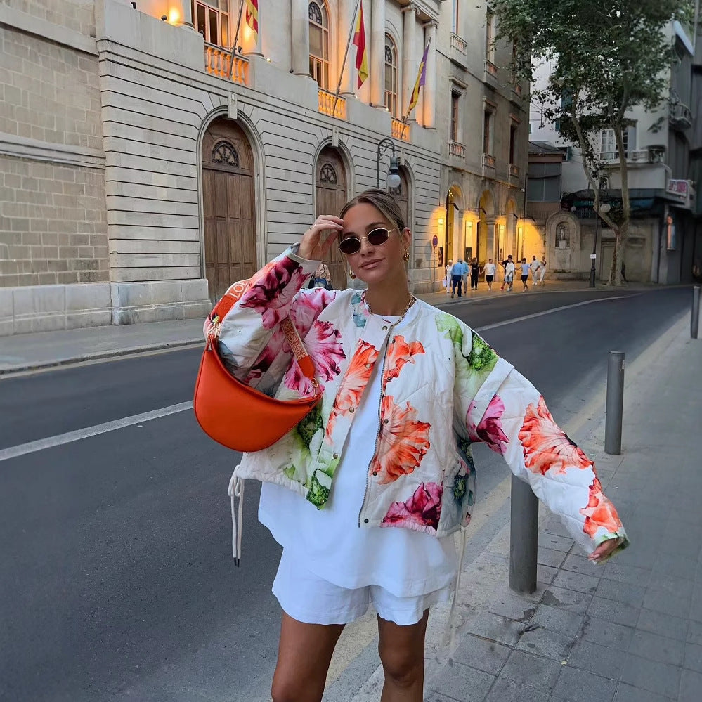 Quilted jacket for women with floral patterns and an elastic waist Lune London