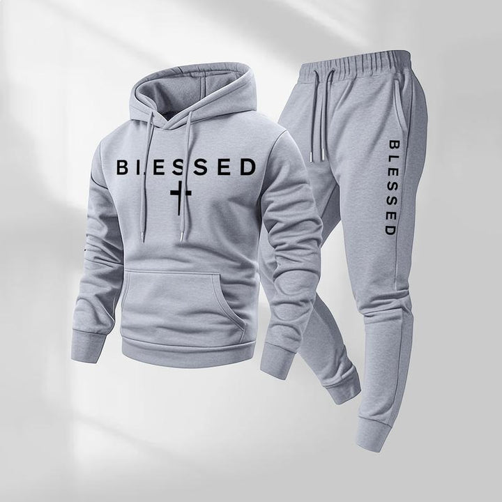 Women’s sweatshirt and jogger set with modern lettering and practical pockets Lune London