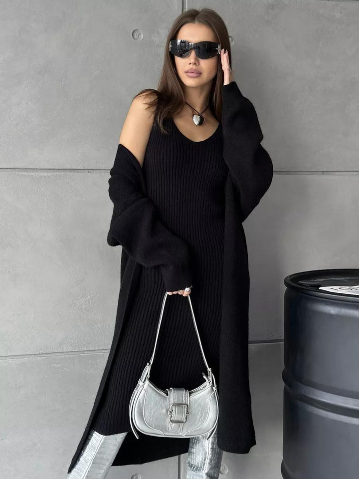 Knit dress for women with a fine ribbed texture and an elegant V-neck Lune London