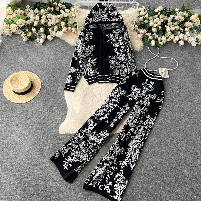 Fashion leisure set for women with hoodie and floral pattern Lune London