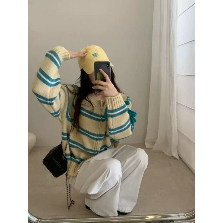 Cardigan tricoté pour femmes avec des rayures modernes Chic & Stil
