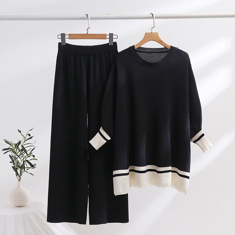 Casual knitted loungewear set for women with trendy contrast hem and loose fit Lune London
