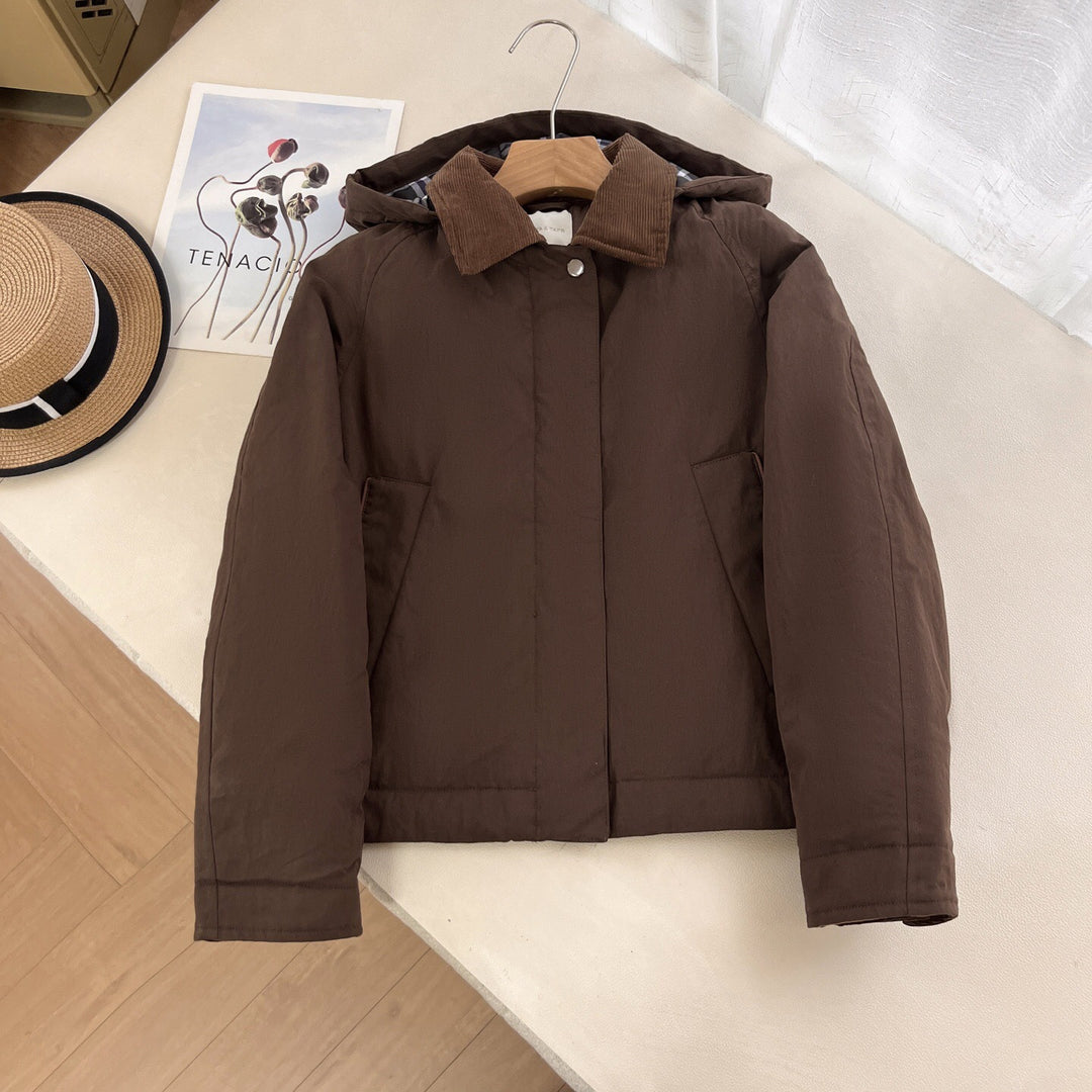 Veste courte pour femmes à la mode et fonctionnelle avec capuche Chic & Stil