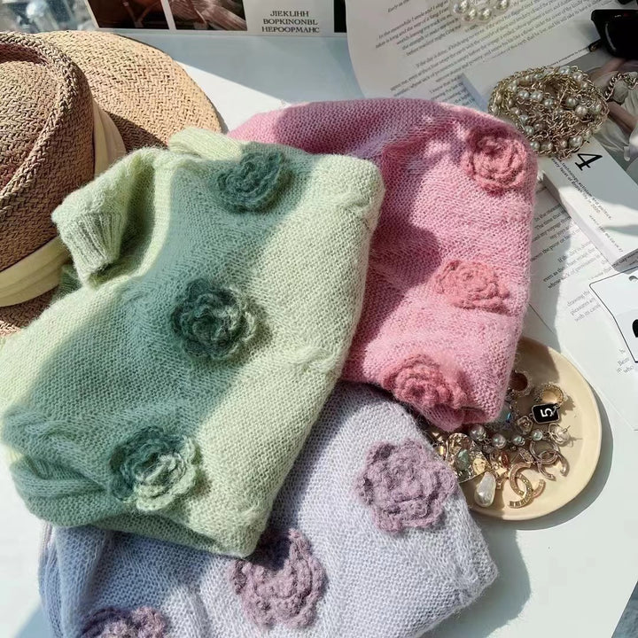 Knitted sweater for women with floral design Lune London