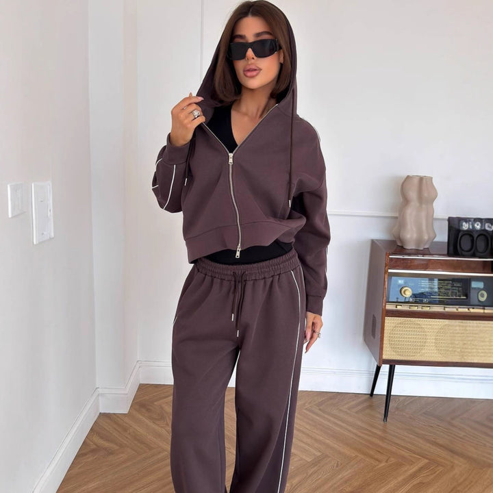 Women's casual tracksuit with cropped hoodie and loose joggers Lune London