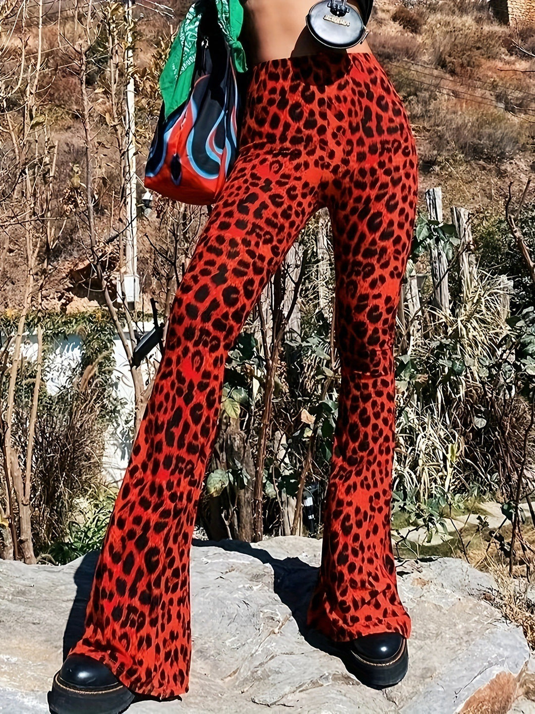 Flared leggings for women with a trendy leopard pattern Lune London