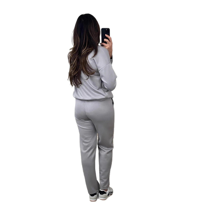 Lune London women's sporty lounge set with elastic waistband and modern cut