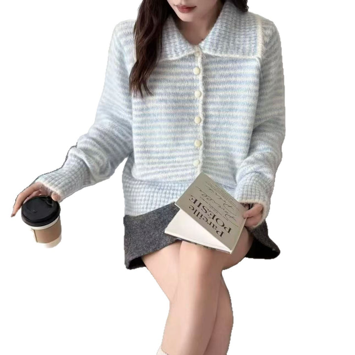 Cardigan pour femmes avec grand col et boutons Chic & Stil