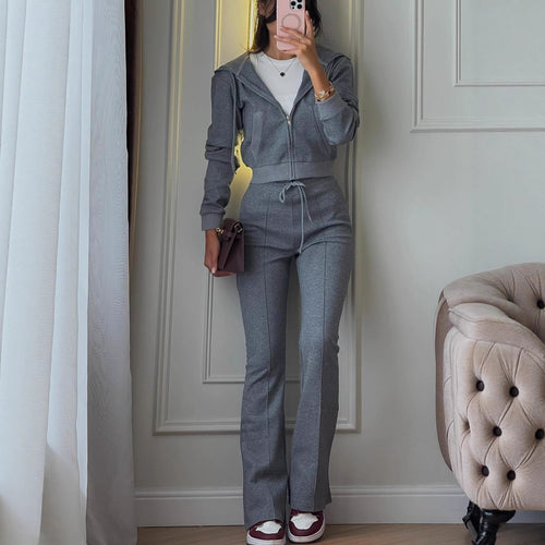 Two-piece sporty set for women with a comfortable hooded jacket and a loose fit Lune London