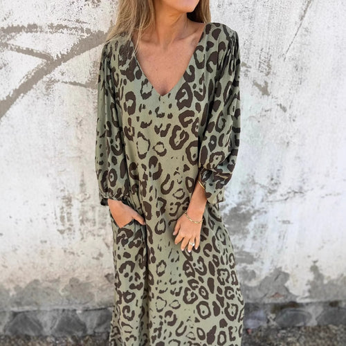 Maxi dress for women with an exclusive leopard pattern and practical side pockets Lune London