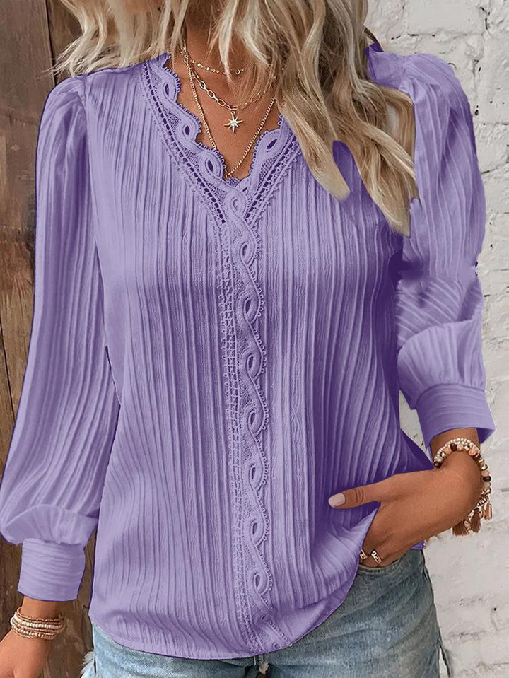 Shirt for women with a refined pleated design and elegant lace accents Lune London
