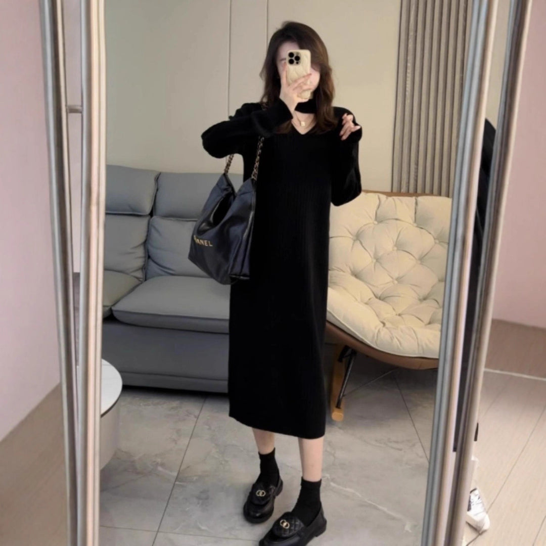 Knitted dress for women with an elegant ribbed structure Lune London