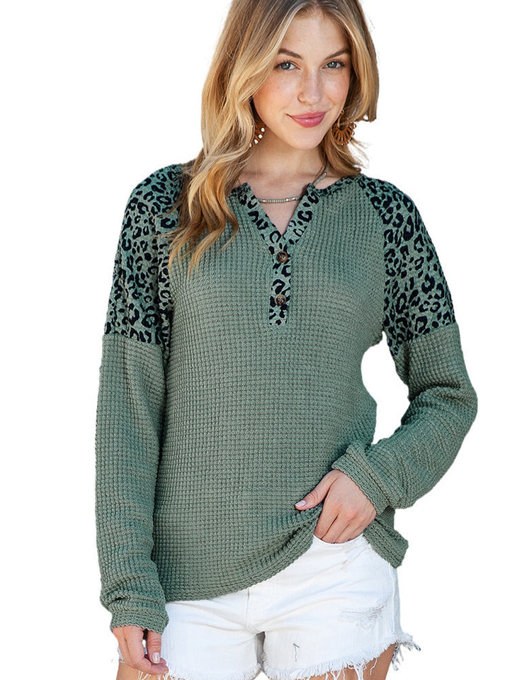 Long sleeve shirt for women with contrasting leopard sleeves and chic button placket Style