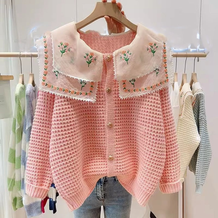 Ladies embroidered cardigan with wide collar Lune London