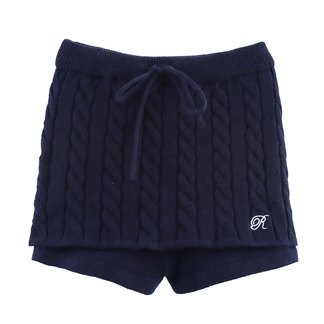 Knitted pajama set for women with classic pattern and elegant collar Lune London