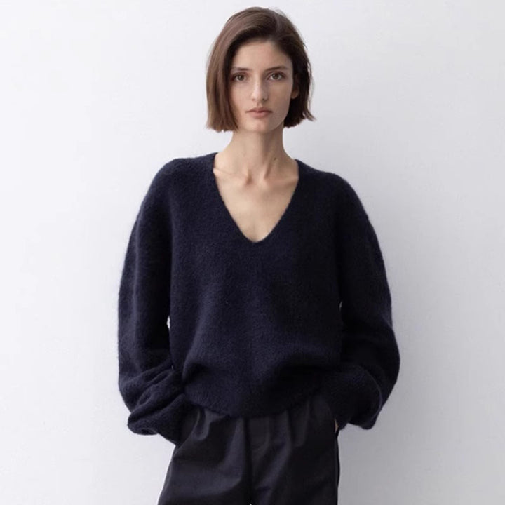 Comfortable sweater for women with deep V-neck and voluminous sleeves Lune London
