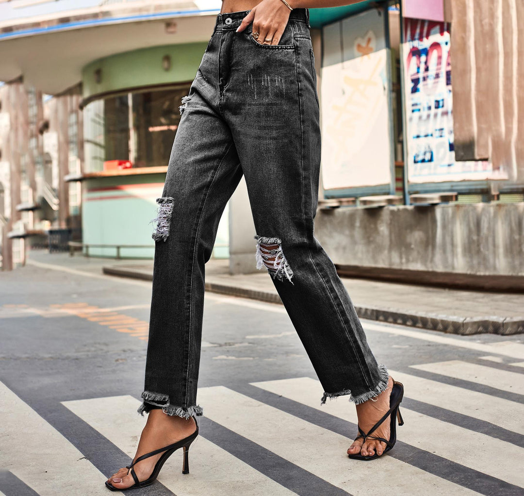 Destroyed jeans for women in a modern boyfriend cut with frayed details Lune London