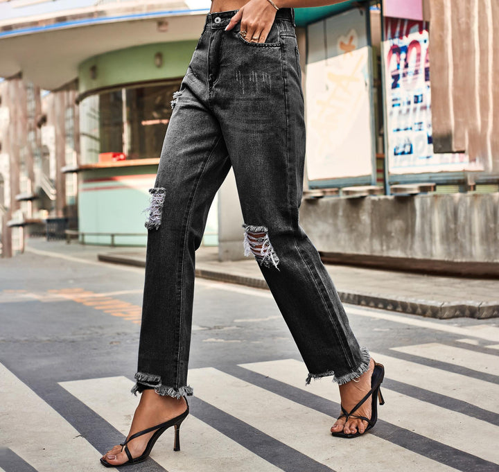 Destroyed jeans for women in a modern boyfriend cut with frayed details Lune London