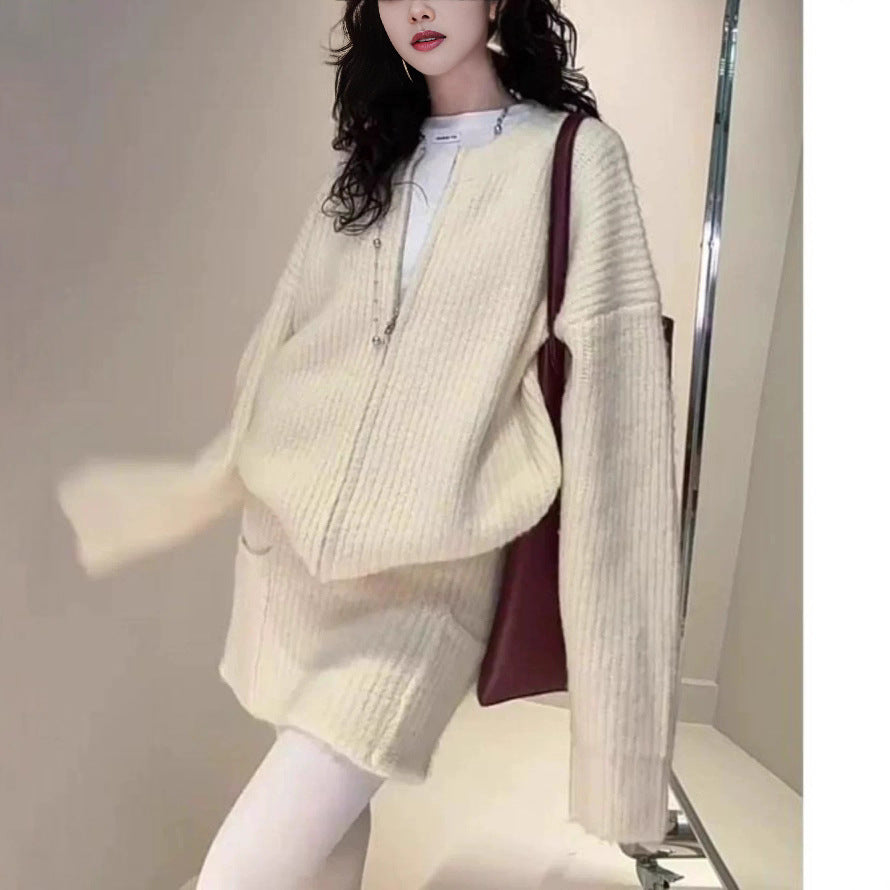 Cardigan pour femmes avec coupe oversize et motifs texturés décoratifs Chic & Stil