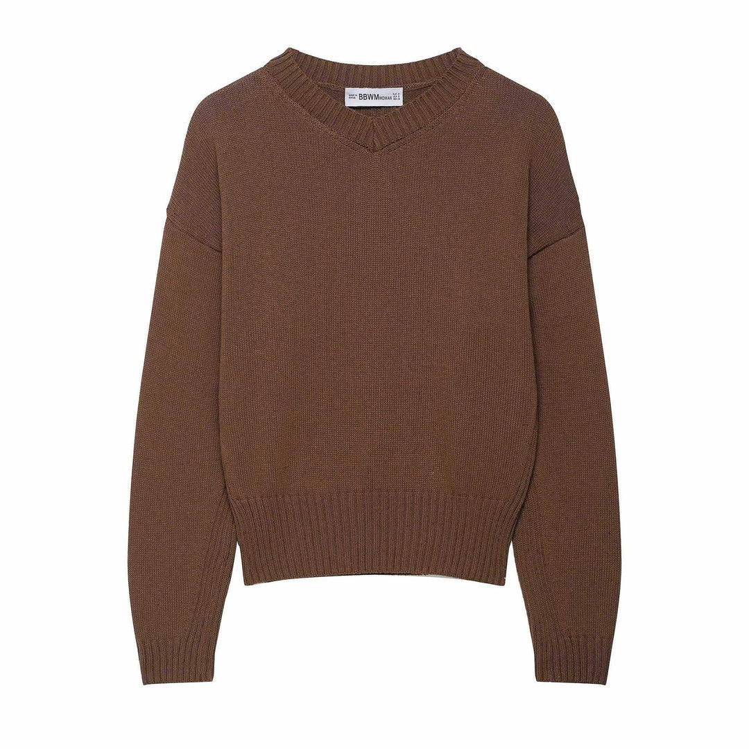 Casual knitted sweater for women with V-neck and wide edges Lune London