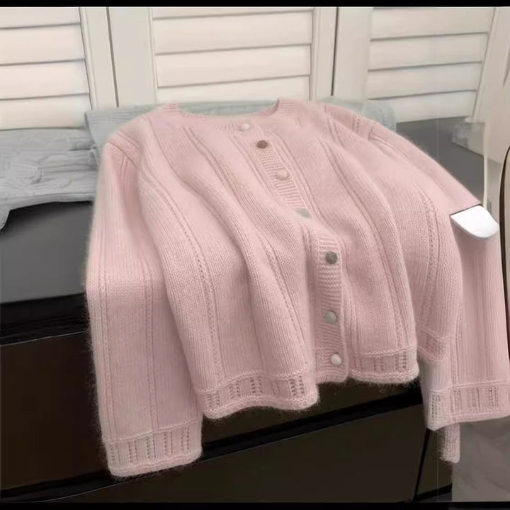Chunky knit cardigan for women with an elegant button closure and wide sleeves Lune London