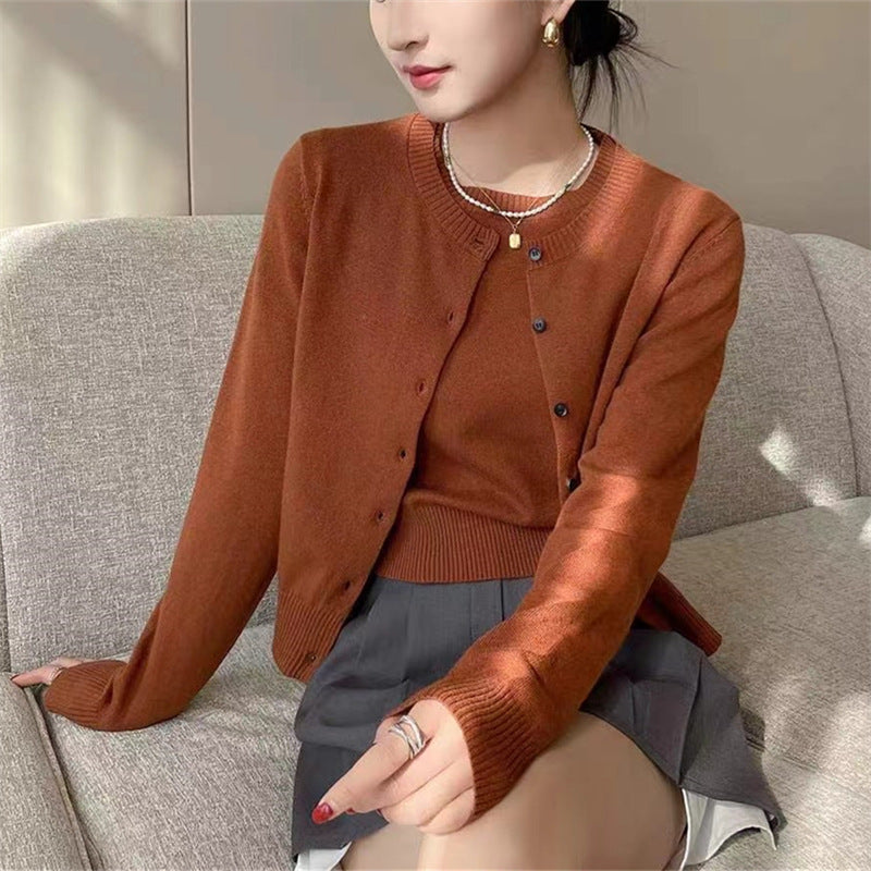 Cardigan Élégant pour Femme avec Détails de Boutons Fins et Coupe Classique Chic & Stil