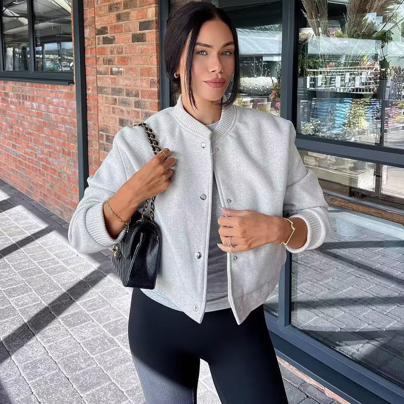 Fashion sweatshirt jacket for women with button closure and practical pockets Lune London