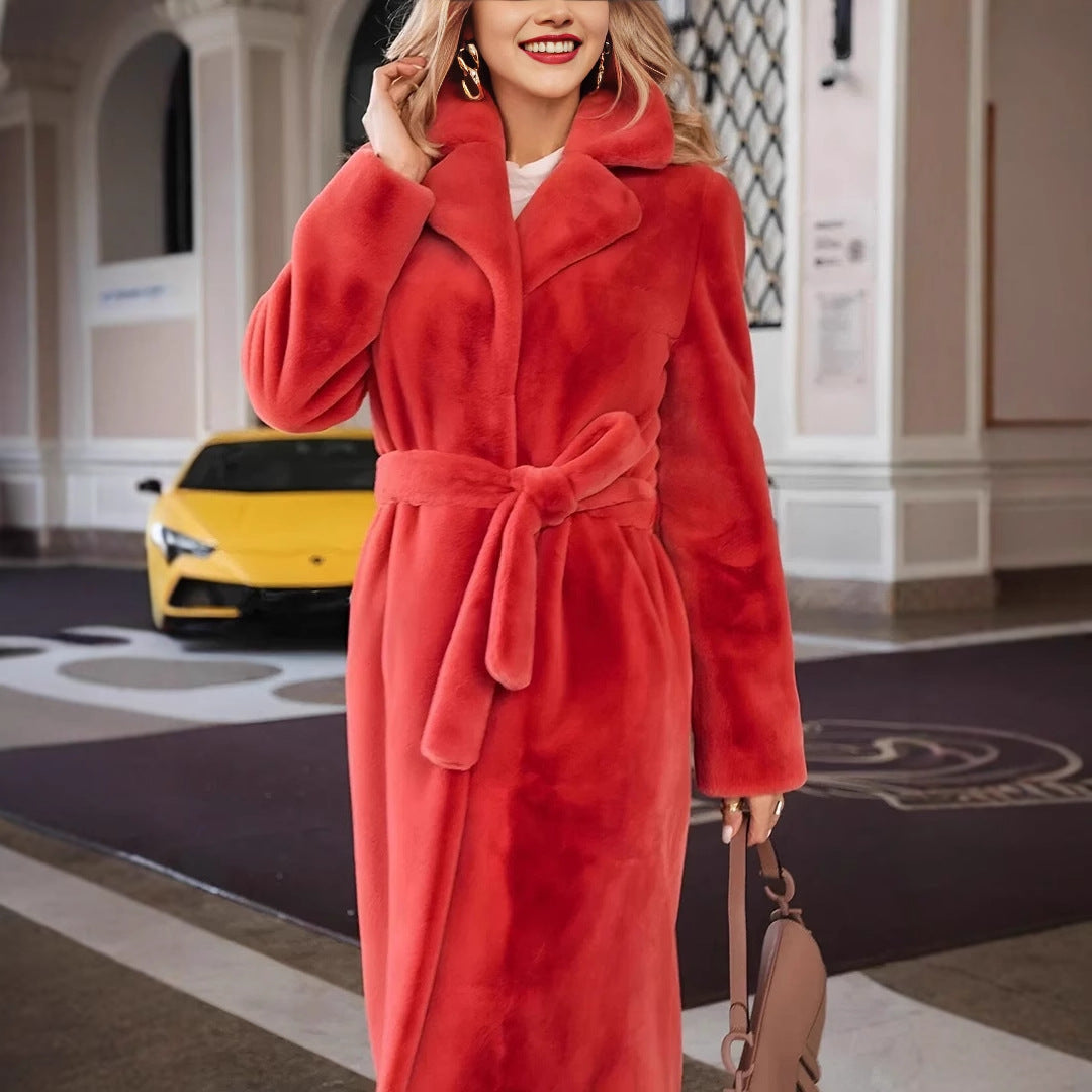 Women Elegant long coat in soft fleece with lapels and side pockets Lune London