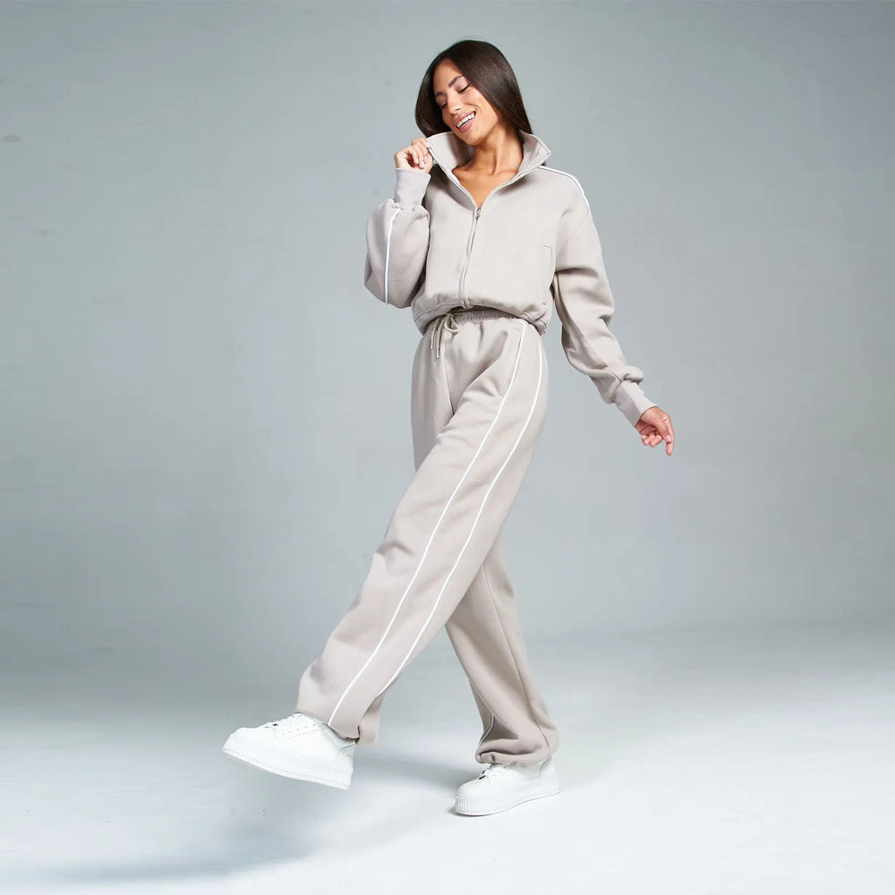 Leisure set for women with high collar and casual cut Lune London